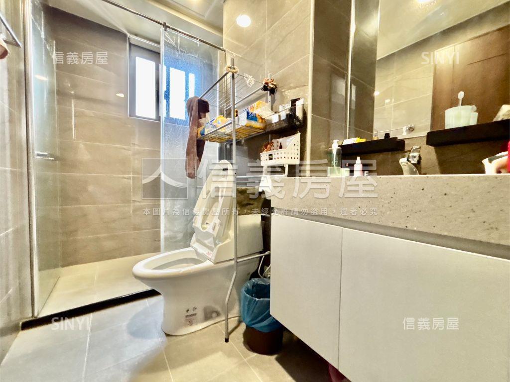 鳳凰冠帝王戶三房平車房屋室內格局與周邊環境