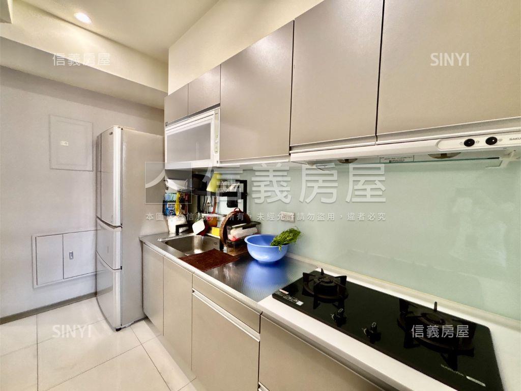 鳳凰冠帝王戶三房平車房屋室內格局與周邊環境