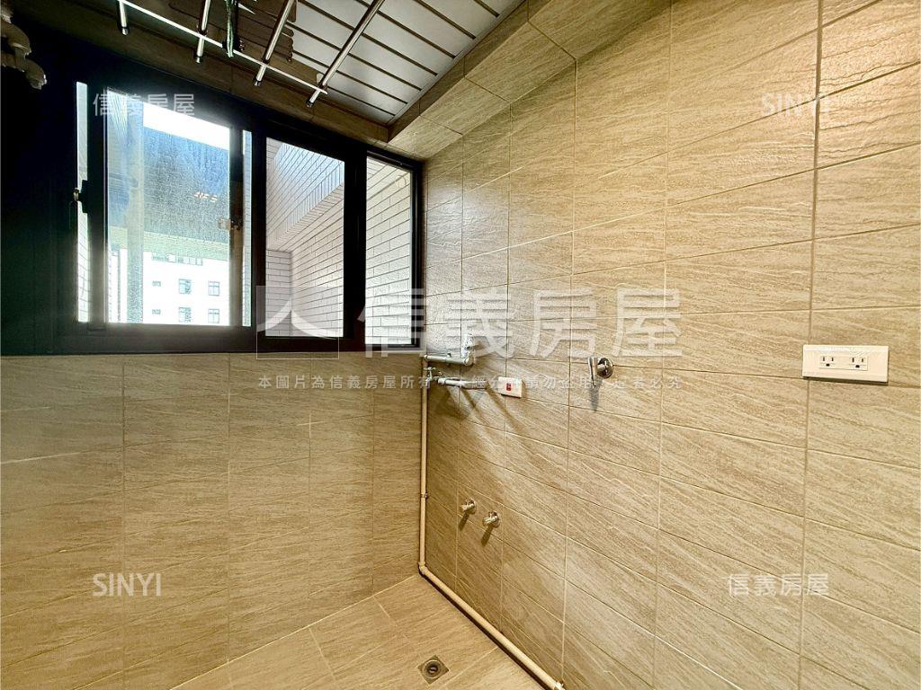久樘花漾天鵝三房平車房屋室內格局與周邊環境