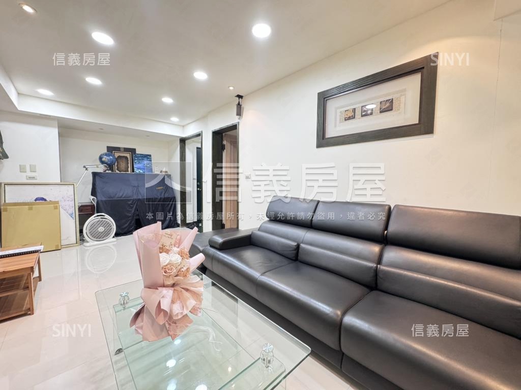 明德榮華電梯三房房屋室內格局與周邊環境