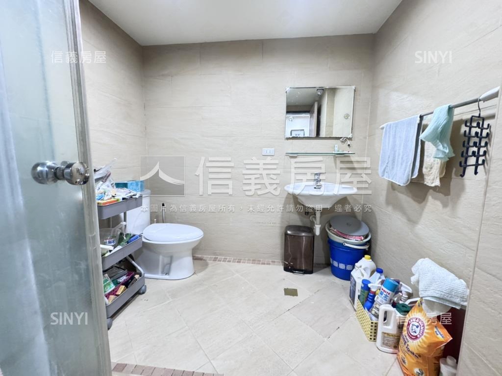 明德榮華電梯三房房屋室內格局與周邊環境