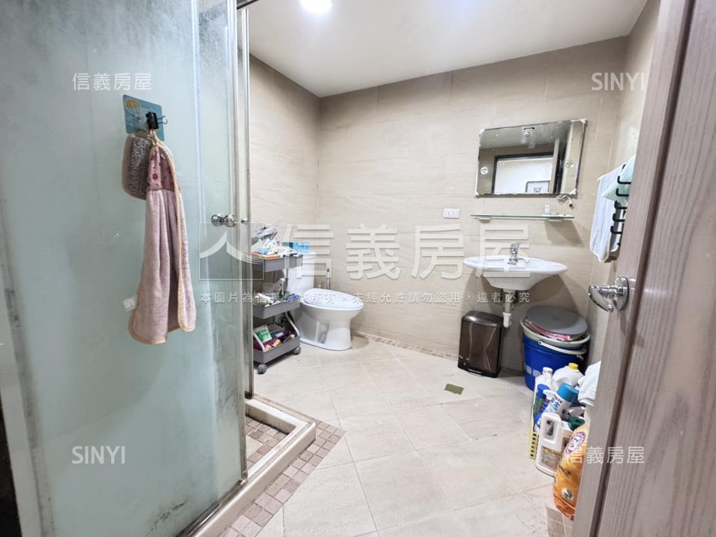 明德榮華電梯三房房屋室內格局與周邊環境