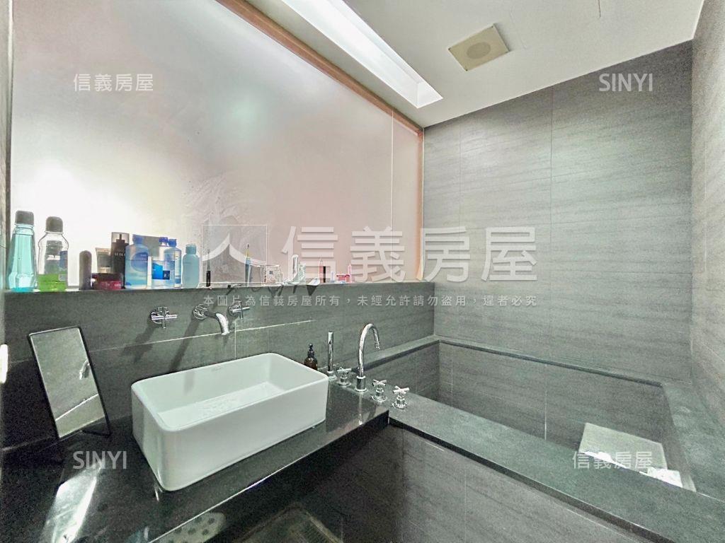 高鐵說ＬＡＶＩＥ雙車位房屋室內格局與周邊環境