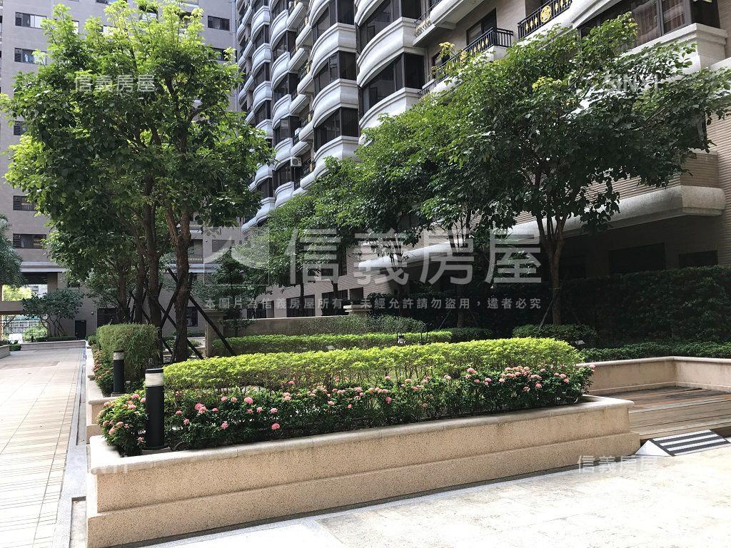 高鐵說ＬＡＶＩＥ雙車位房屋室內格局與周邊環境