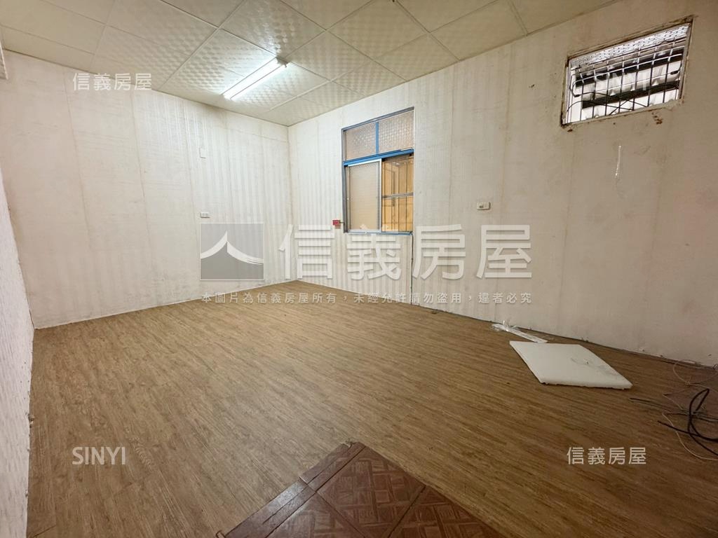 近文山稀有面寬公寓一樓房屋室內格局與周邊環境
