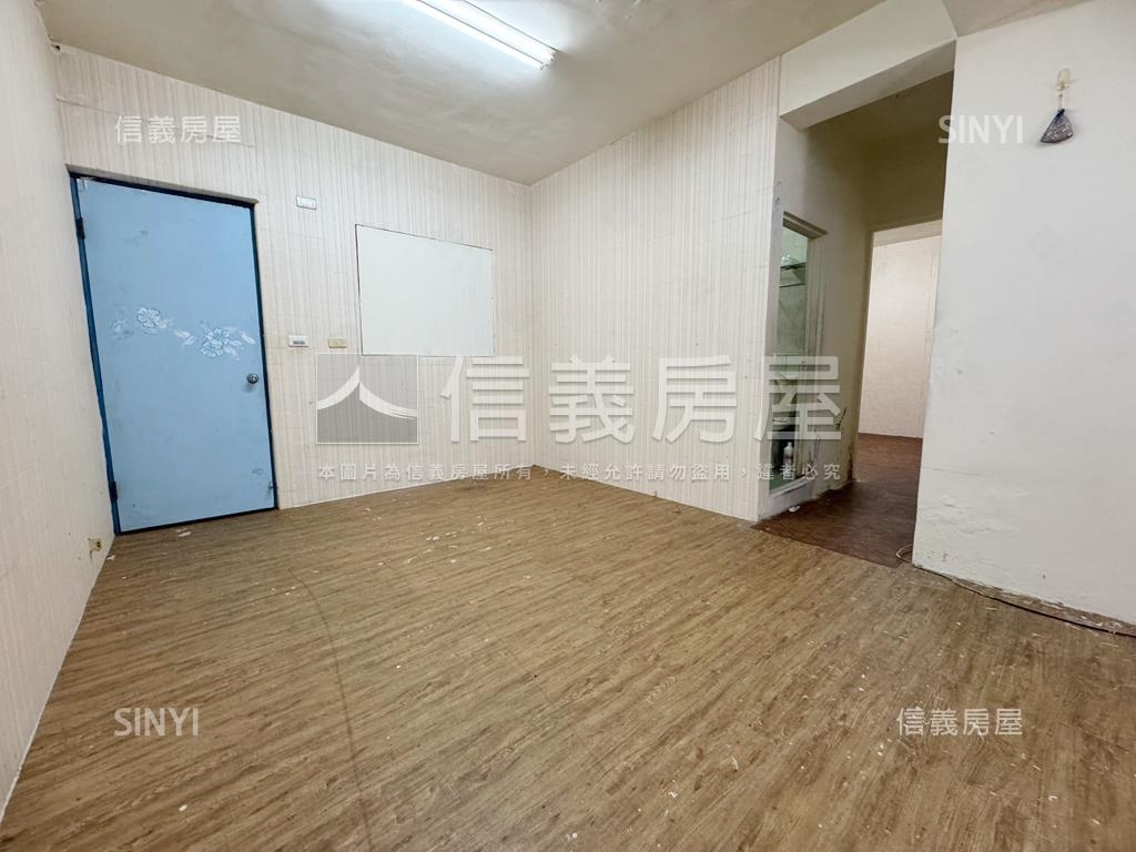 近文山稀有面寬公寓一樓房屋室內格局與周邊環境