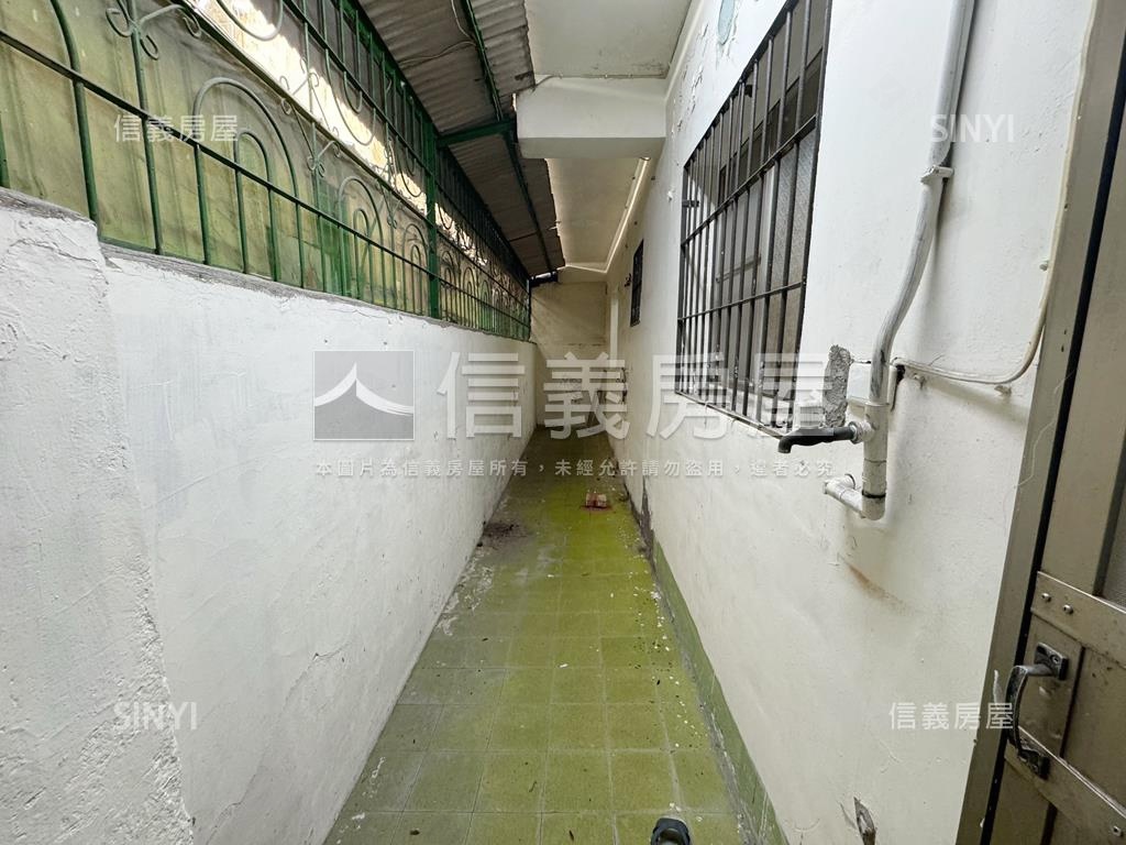 近文山稀有面寬公寓一樓房屋室內格局與周邊環境