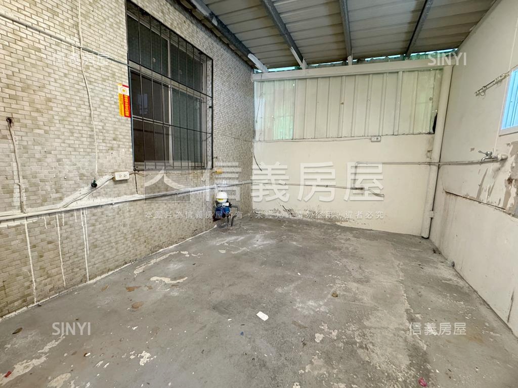 近文山稀有面寬公寓一樓房屋室內格局與周邊環境