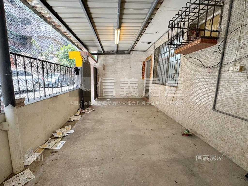 近文山稀有面寬公寓一樓房屋室內格局與周邊環境
