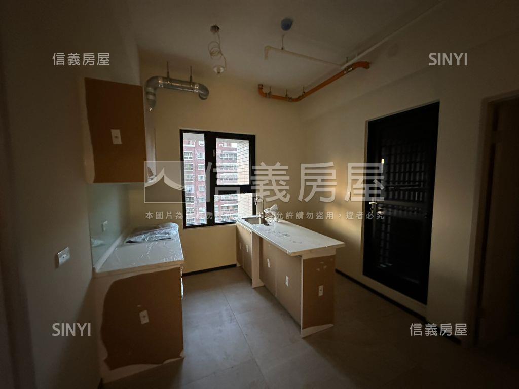 鉑愛悅高鐵商圈２房房屋室內格局與周邊環境