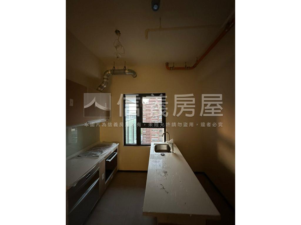 鉑愛悅高鐵商圈２房房屋室內格局與周邊環境