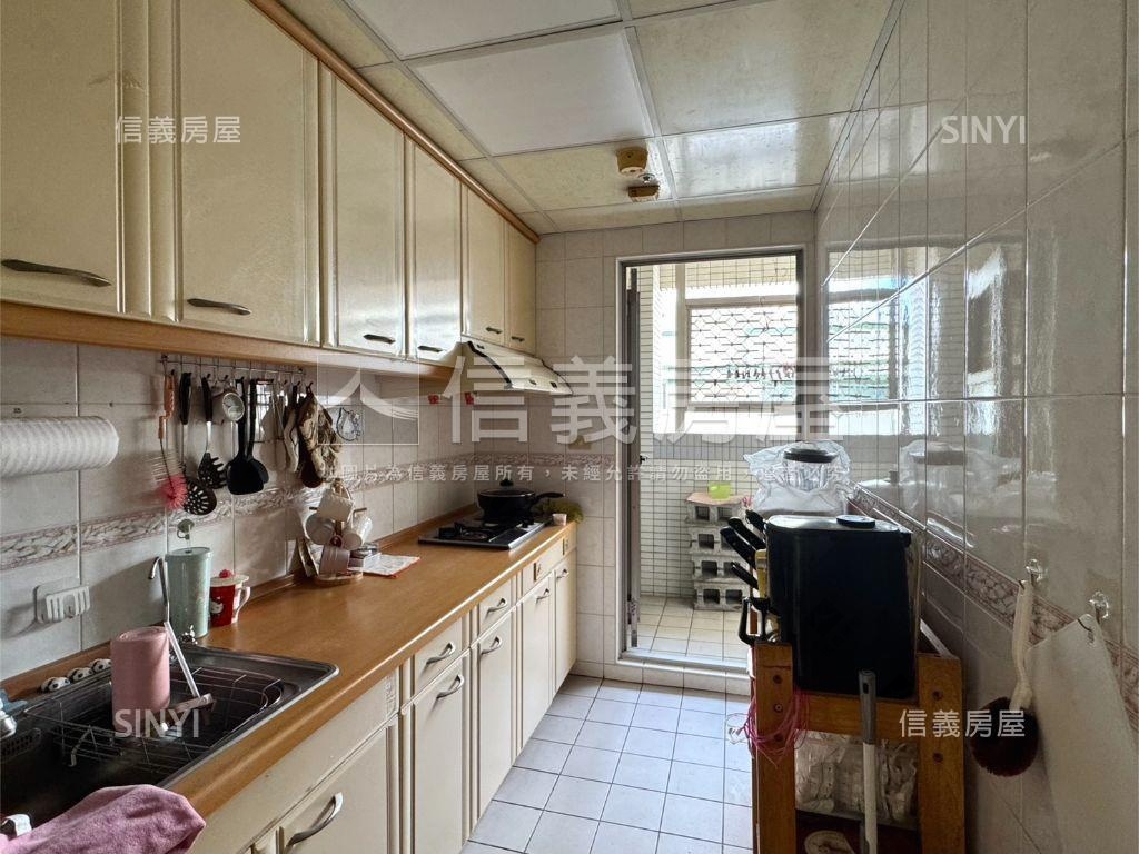 藝術園區三房平車房屋室內格局與周邊環境