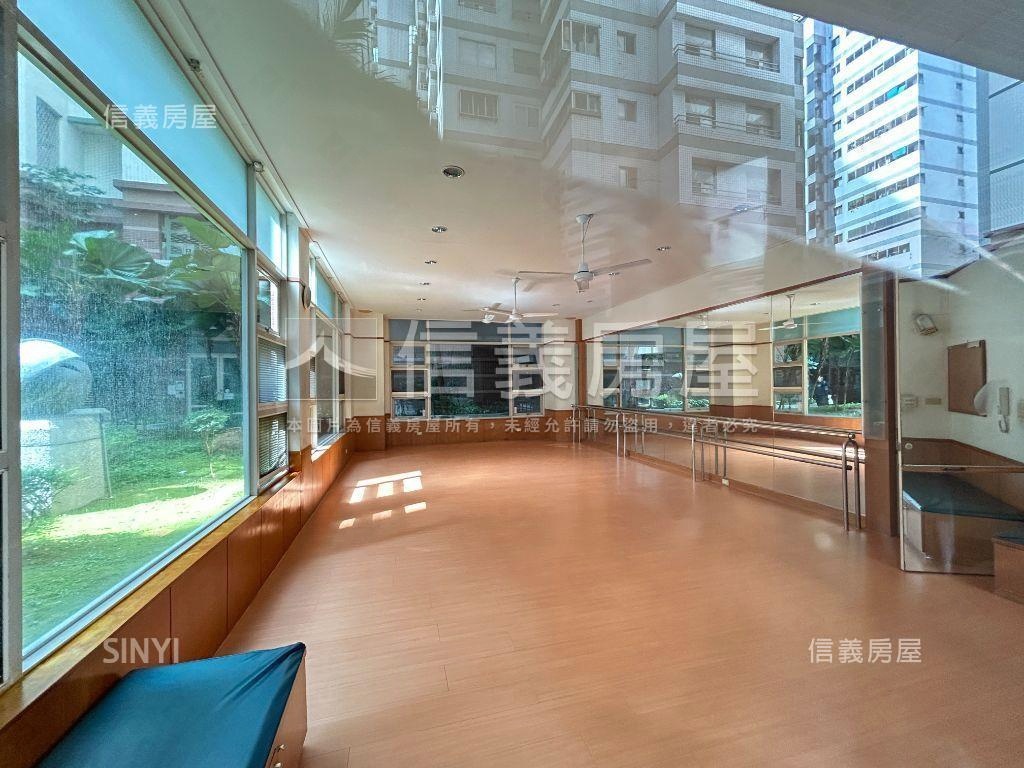 藝術園區三房平車房屋室內格局與周邊環境