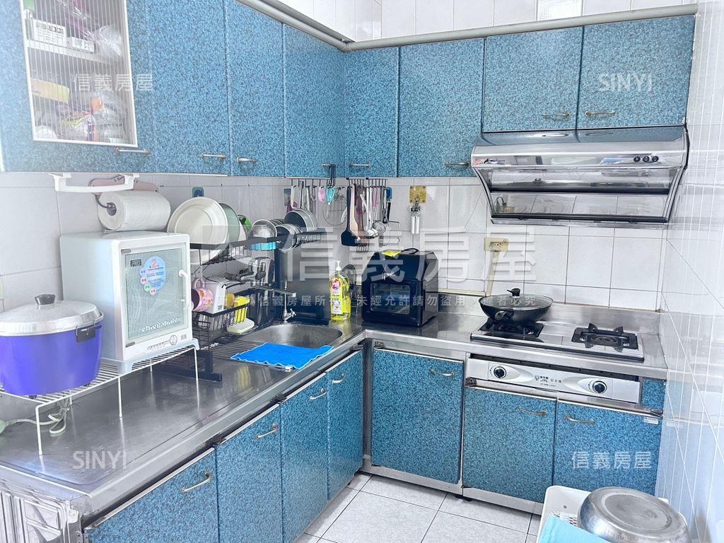 復國商圈大空間４房平車房屋室內格局與周邊環境