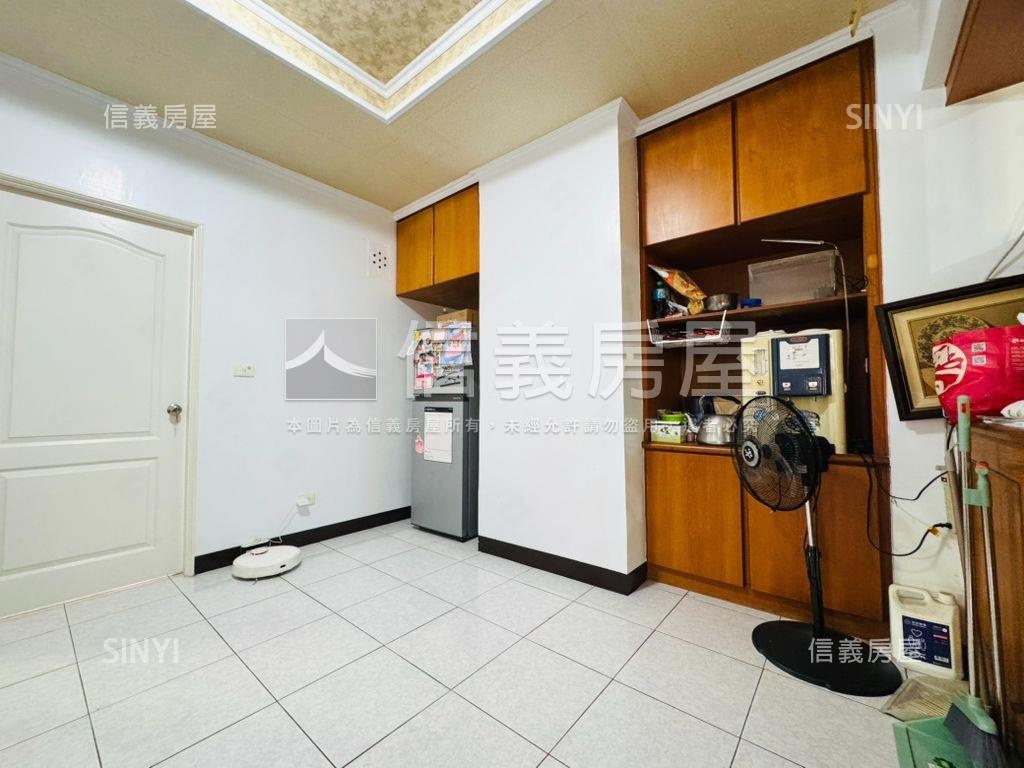 復國商圈大空間４房平車房屋室內格局與周邊環境