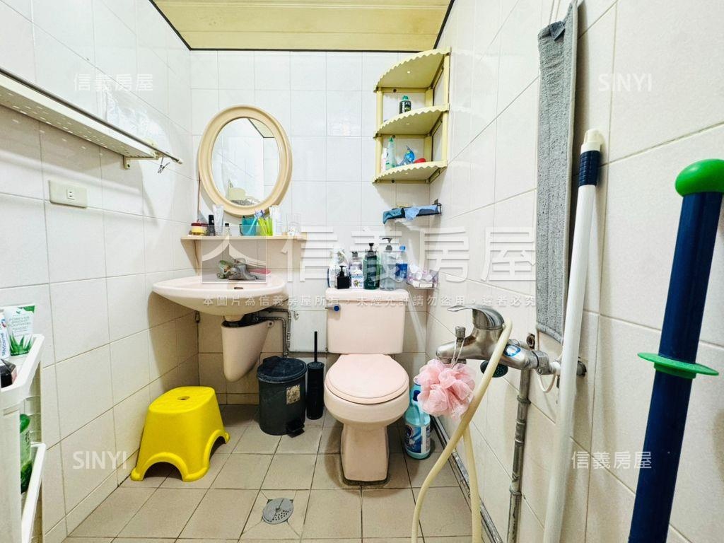 復國商圈大空間４房平車房屋室內格局與周邊環境