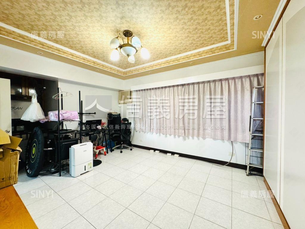 復國商圈大空間４房平車房屋室內格局與周邊環境