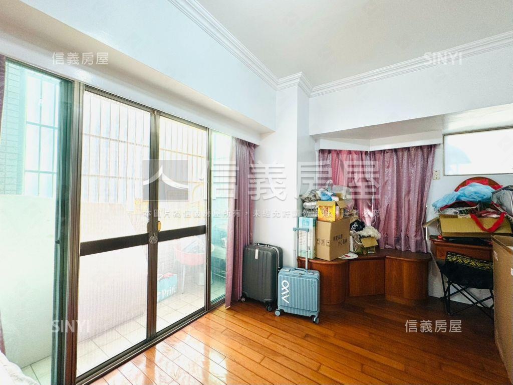 復國商圈大空間４房平車房屋室內格局與周邊環境