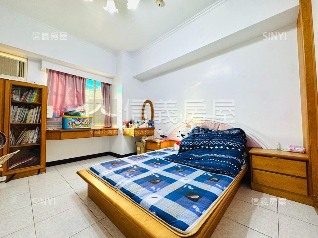 復國商圈大空間４房平車房屋室內格局與周邊環境