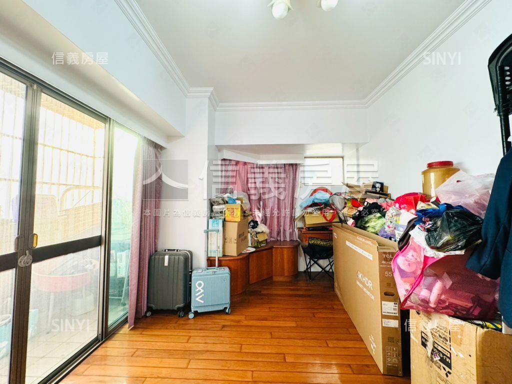 復國商圈大空間４房平車房屋室內格局與周邊環境