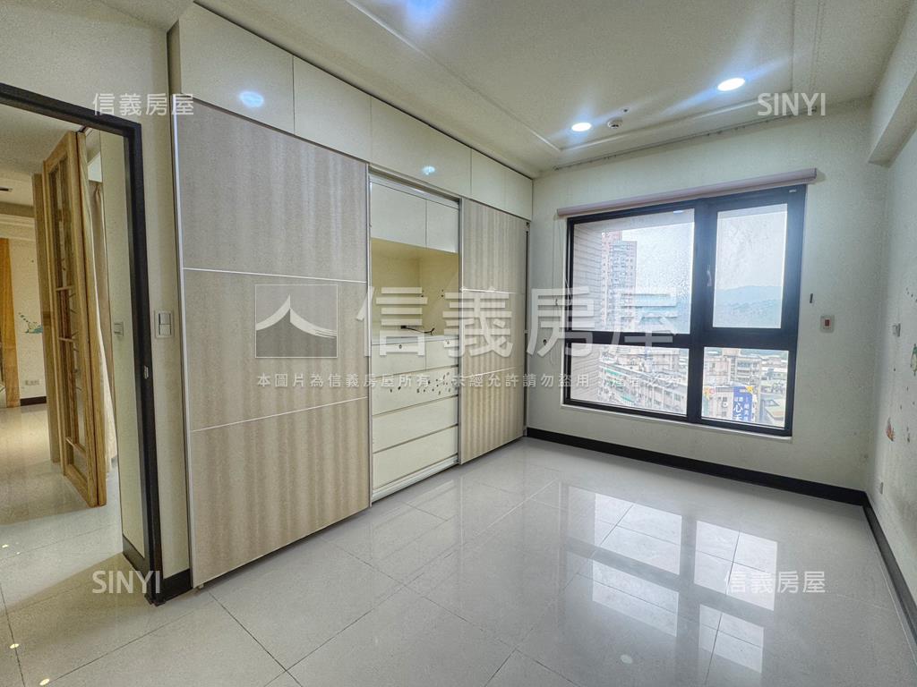 溫泉優宅高樓三房平面車房屋室內格局與周邊環境