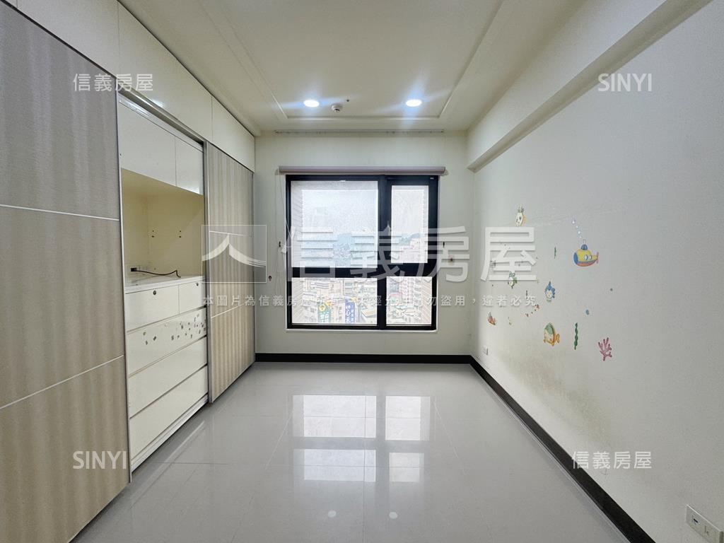 溫泉優宅高樓三房平面車房屋室內格局與周邊環境