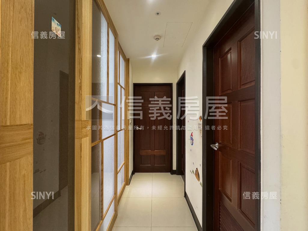 溫泉優宅高樓三房平面車房屋室內格局與周邊環境