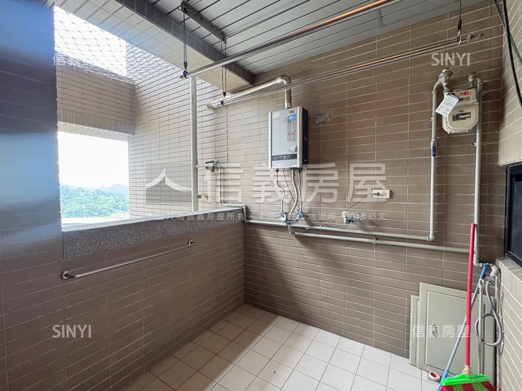 溫泉優宅高樓三房平面車房屋室內格局與周邊環境