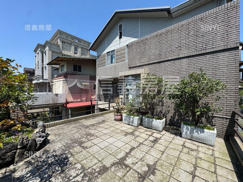 伯一代獨立地坪９０坪透天房屋室內格局與周邊環境