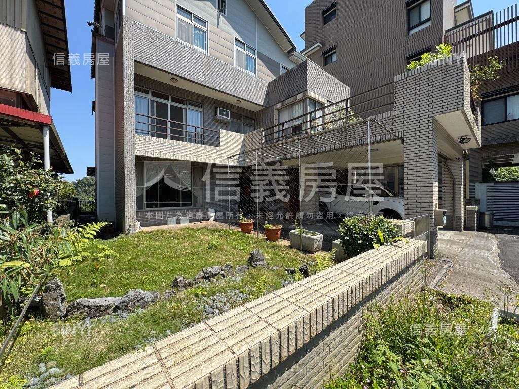 伯一代獨立地坪９０坪透天房屋室內格局與周邊環境