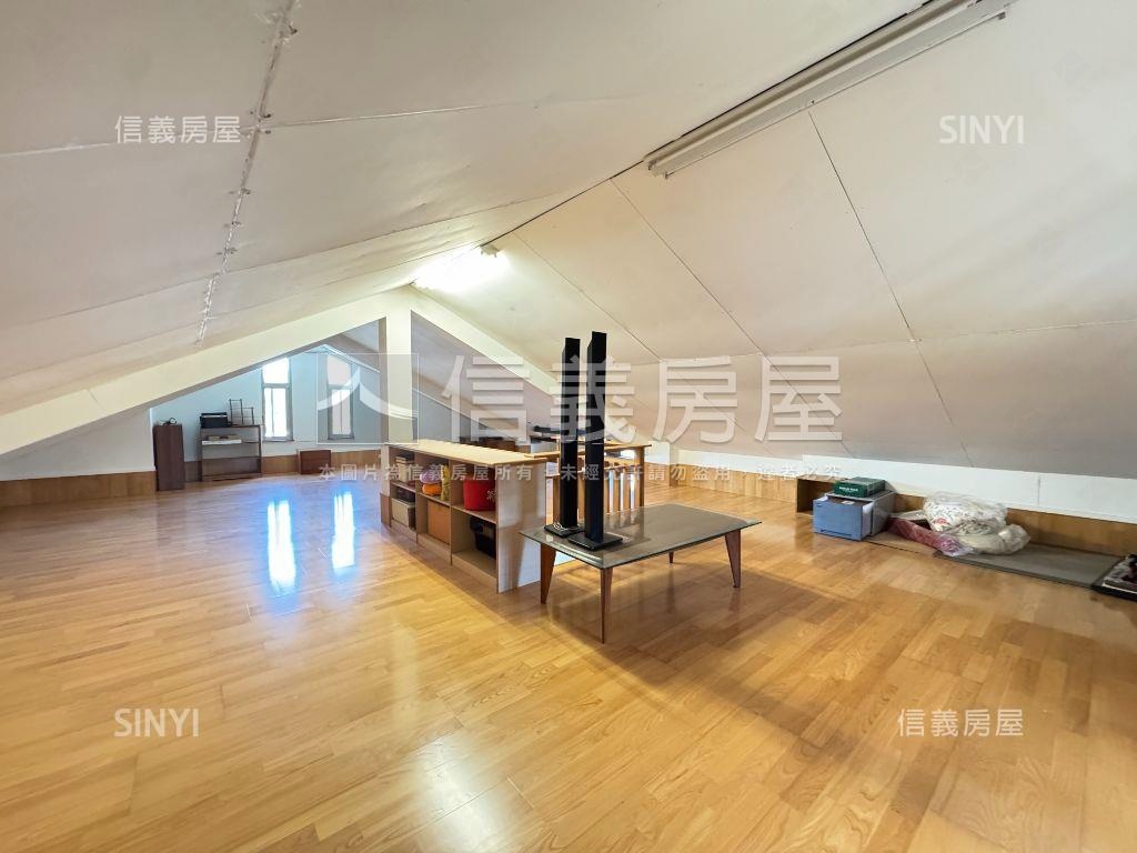 伯一代獨立地坪９０坪透天房屋室內格局與周邊環境