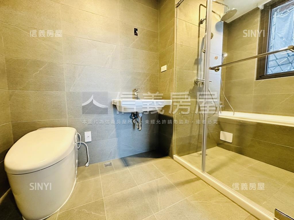 昭揚天銳大器四房車位房屋室內格局與周邊環境