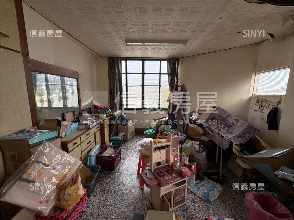 稀有！和美雙拼臨路透天房屋室內格局與周邊環境