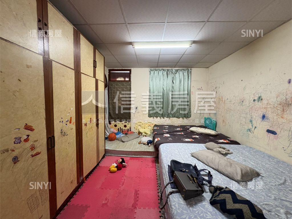 稀有！和美雙拼臨路透天房屋室內格局與周邊環境