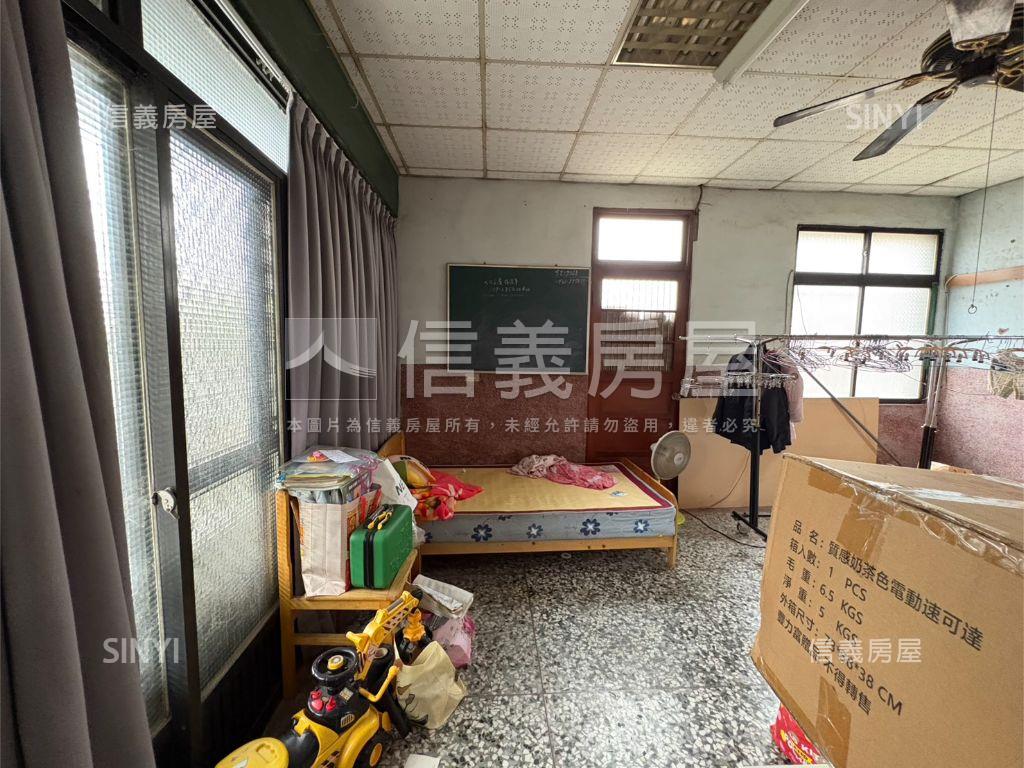 稀有！和美雙拼臨路透天房屋室內格局與周邊環境