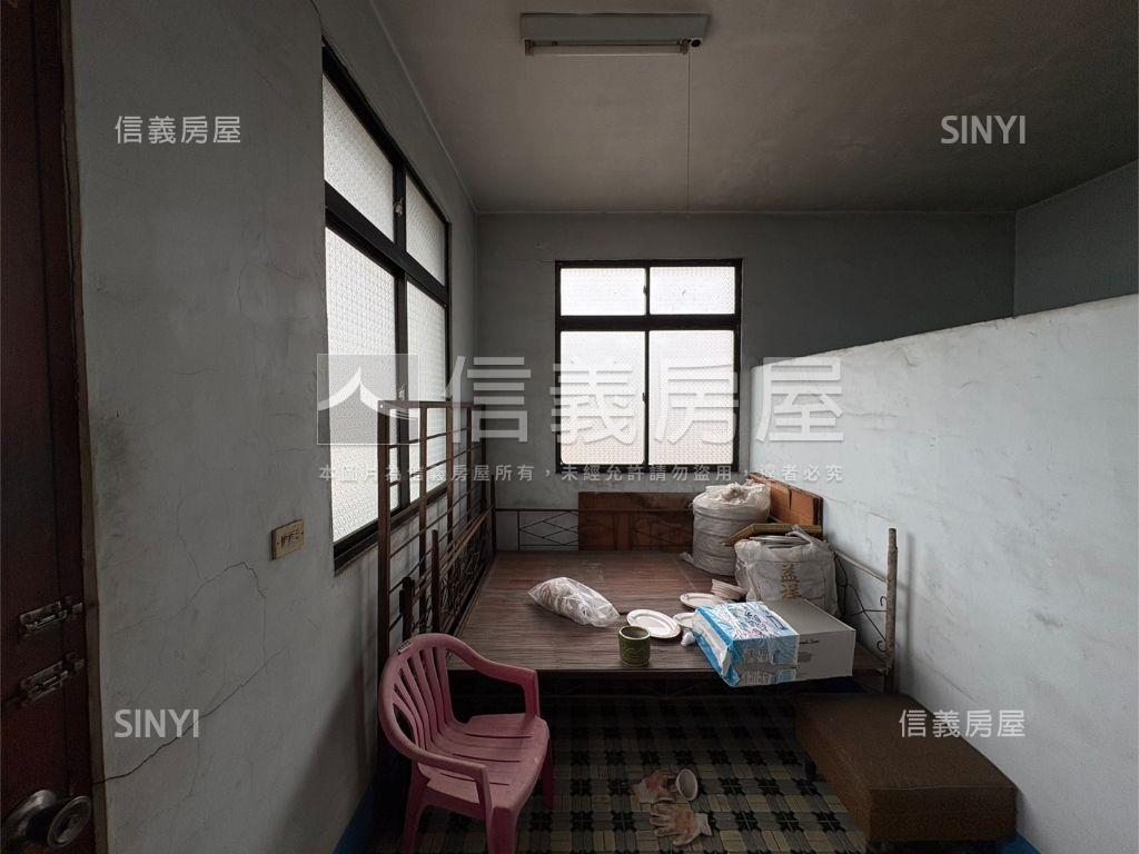 稀有！和美雙拼臨路透天房屋室內格局與周邊環境