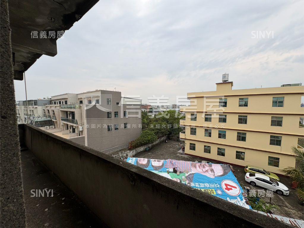 稀有！和美雙拼臨路透天房屋室內格局與周邊環境