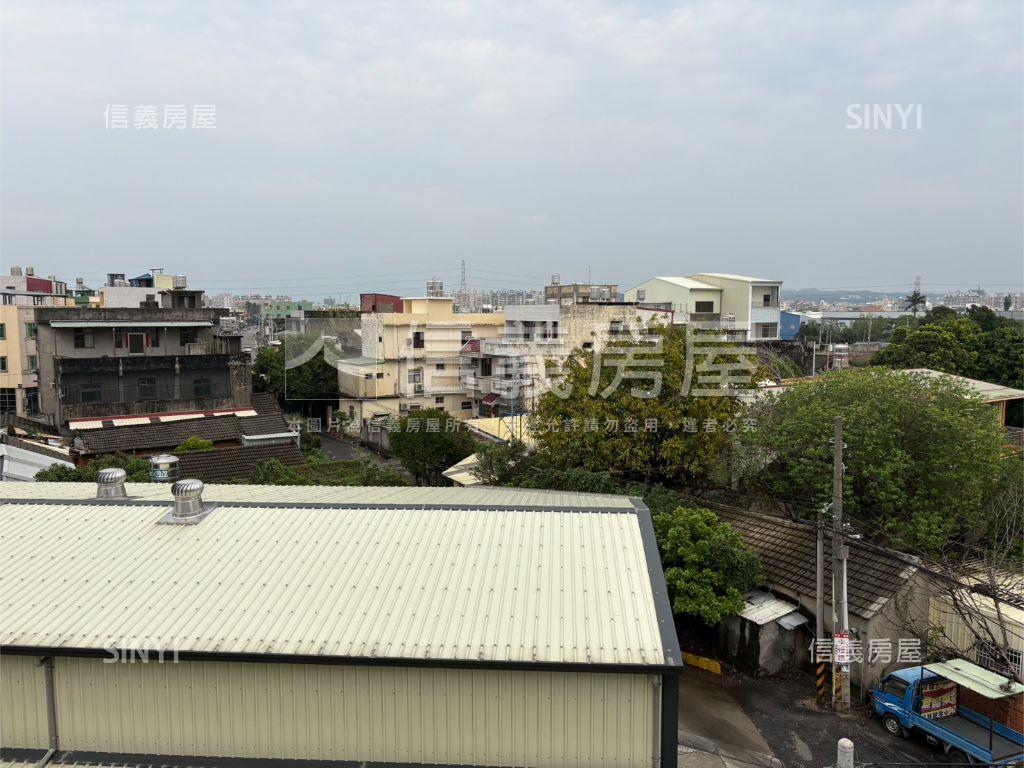 稀有！和美雙拼臨路透天房屋室內格局與周邊環境