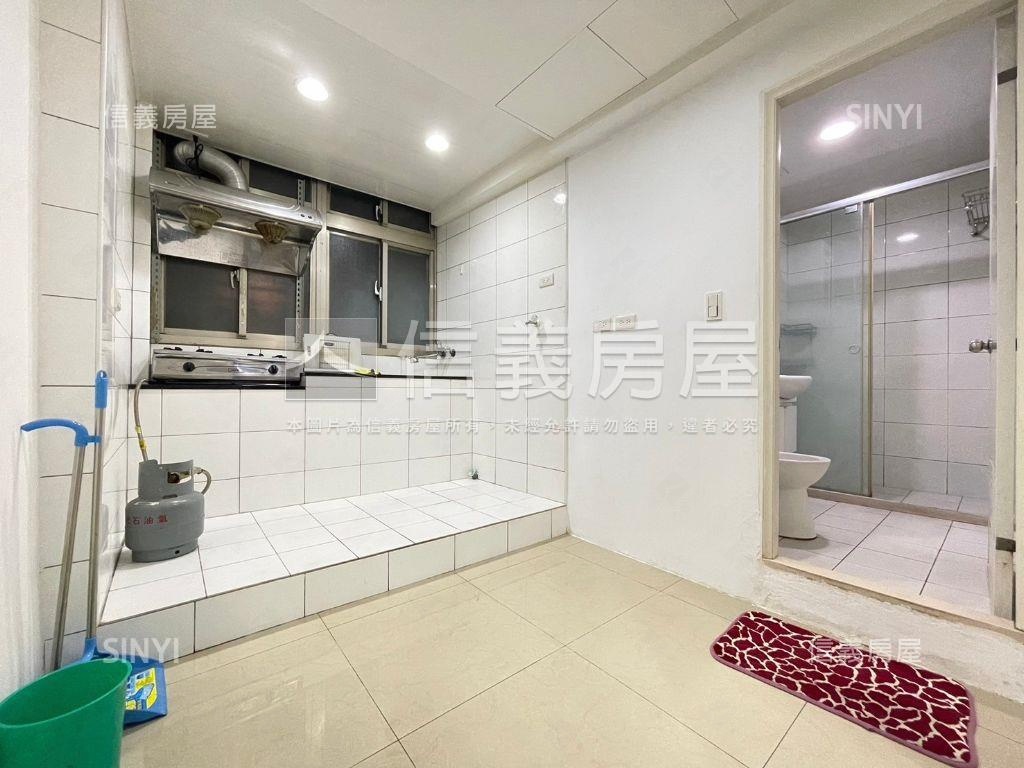 宏泰二樓裝潢美屋房屋室內格局與周邊環境