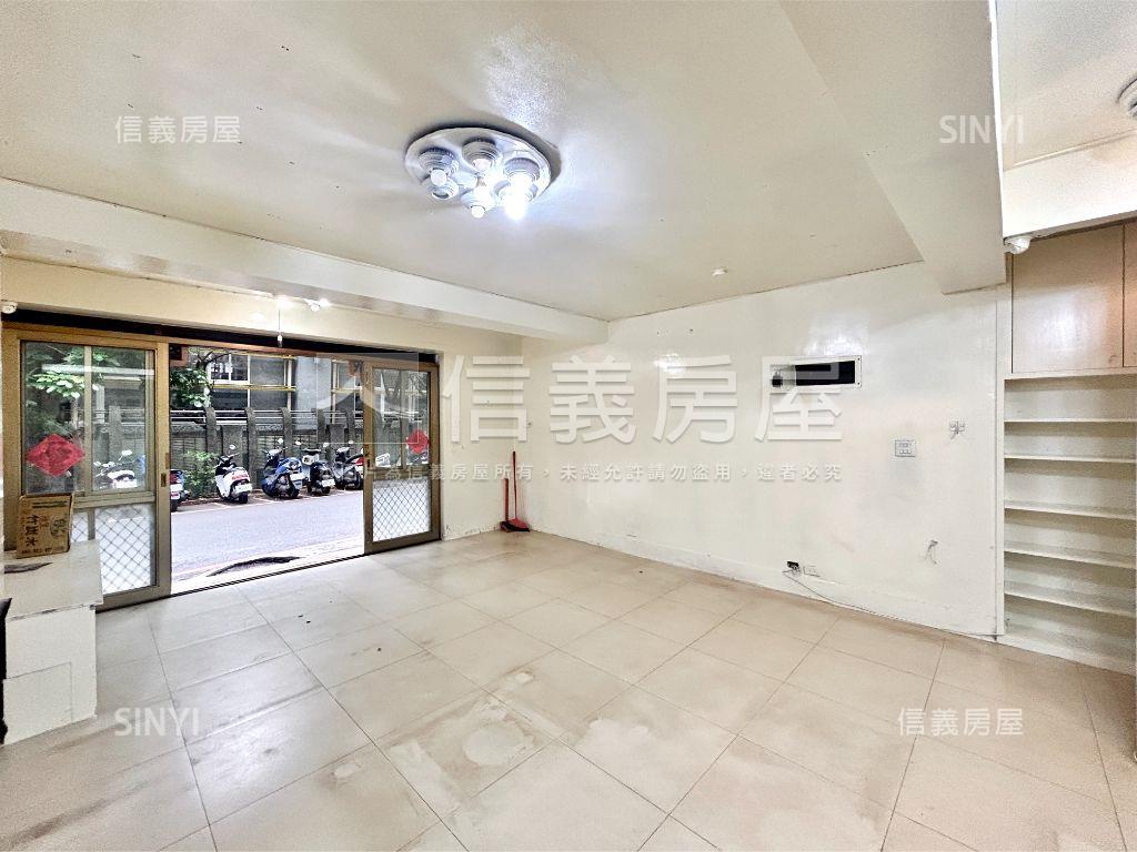 秀朗黃金多功能住宅房屋室內格局與周邊環境