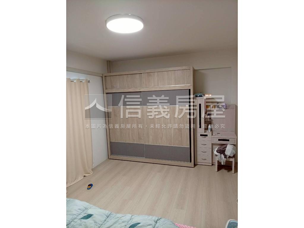 六甲約１．６年傳統車墅房屋室內格局與周邊環境