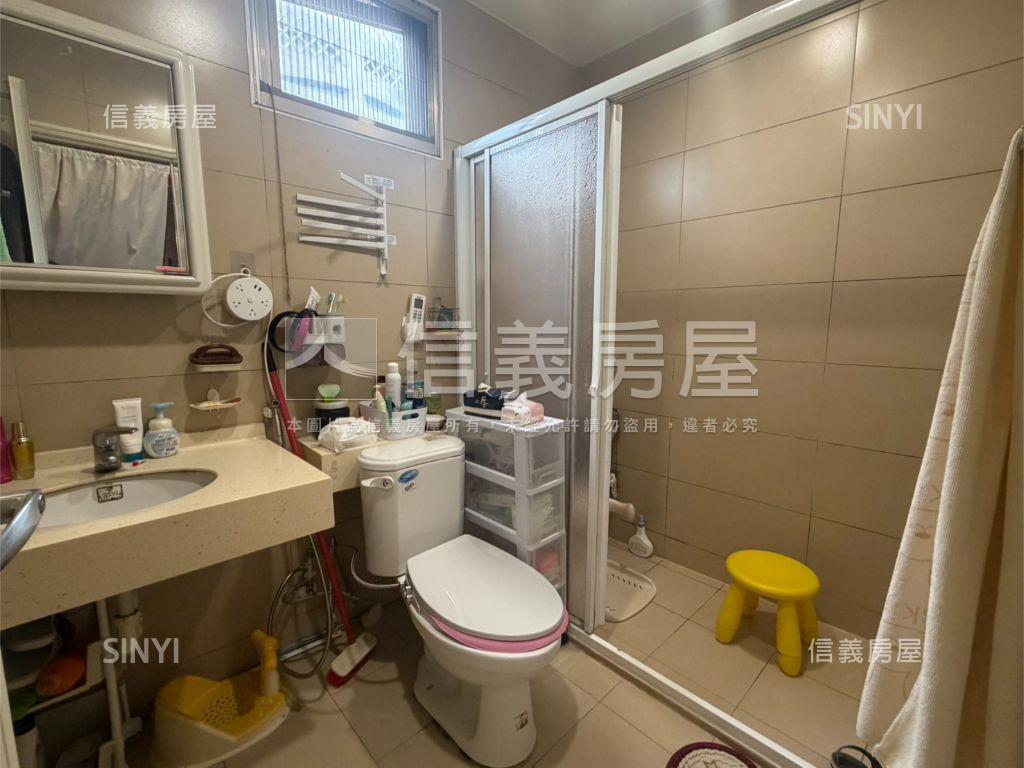 皇翔高樓四房車位房屋室內格局與周邊環境