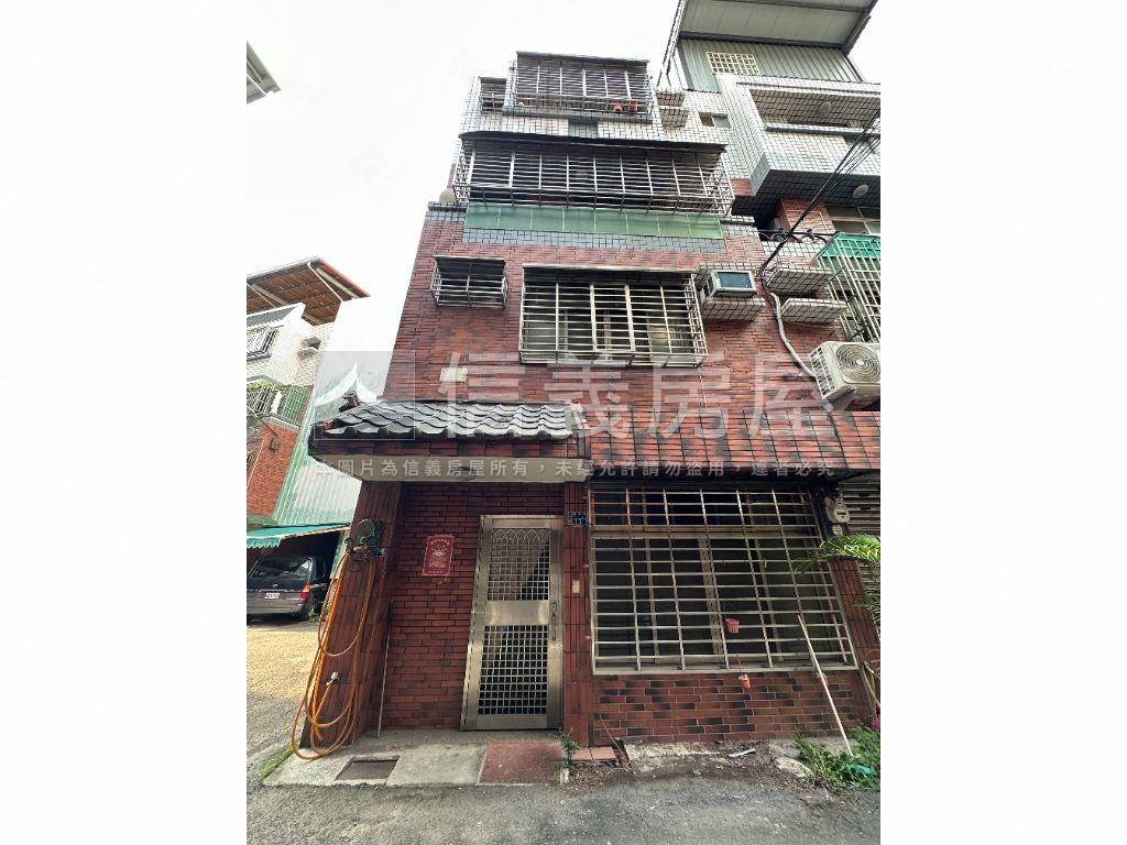 一期五房邊間透天房屋室內格局與周邊環境