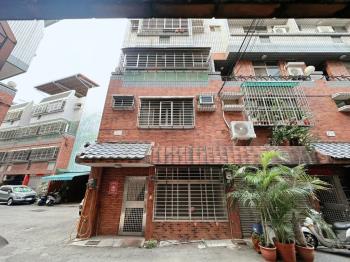 鐵路街五房邊間透天