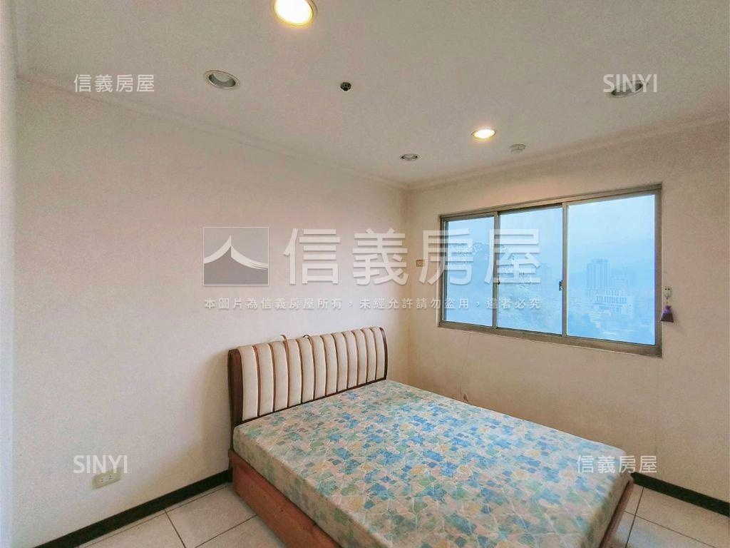 【ＶＲ】觀星台北三房車位房屋室內格局與周邊環境