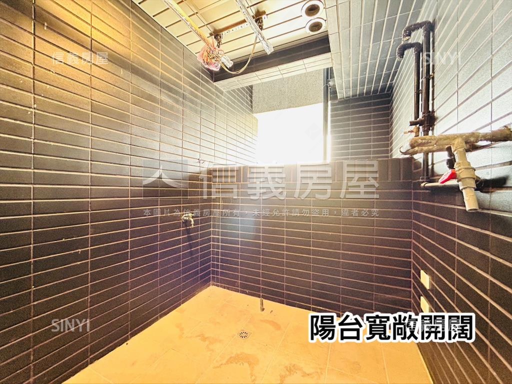 伴月灣。高樓帝景房屋室內格局與周邊環境