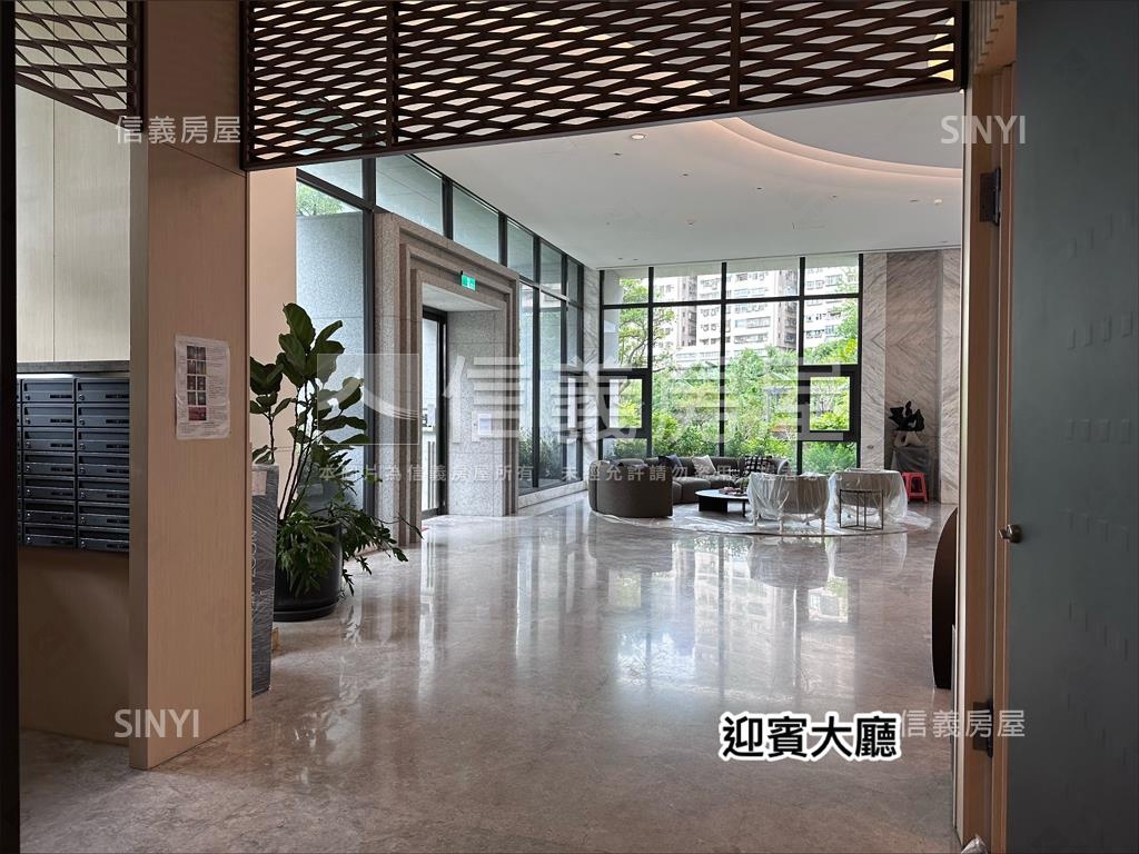 伴月灣。高樓帝景房屋室內格局與周邊環境
