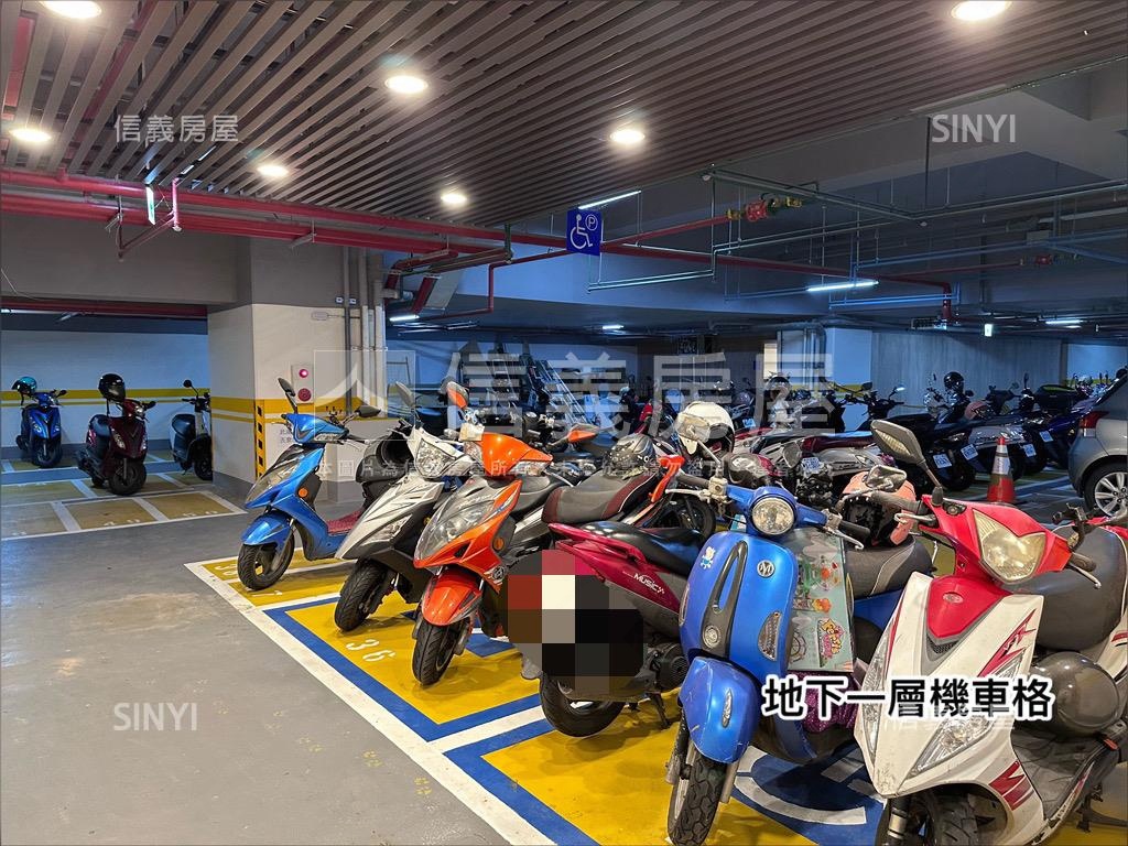 伴月灣。高樓帝景房屋室內格局與周邊環境