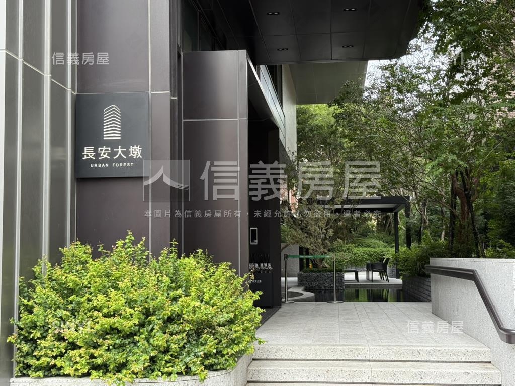 長安大墩★全新角店雙平車房屋室內格局與周邊環境