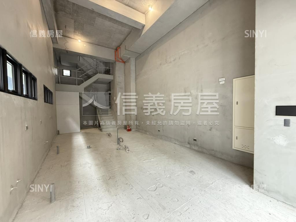長安大墩★全新角店雙平車房屋室內格局與周邊環境